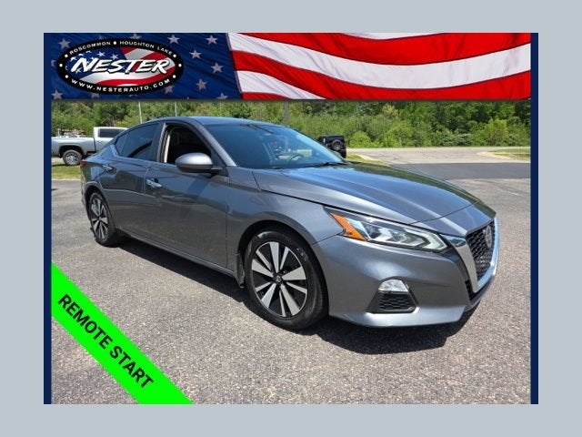 2022 Nissan Altima SV FWD in Gray — front three-quarter view